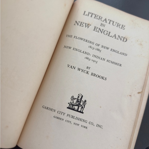 Literature in New England Vintage Red Hardcover Book Van Wyck Brooks 1944 USA - Picture 7 of 14